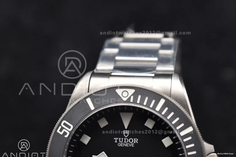 XF 1013 on Best Titanium Black A Popular Edition Titanium 1:1 Bracelet Black Dial Ceramic Pelagos 1102